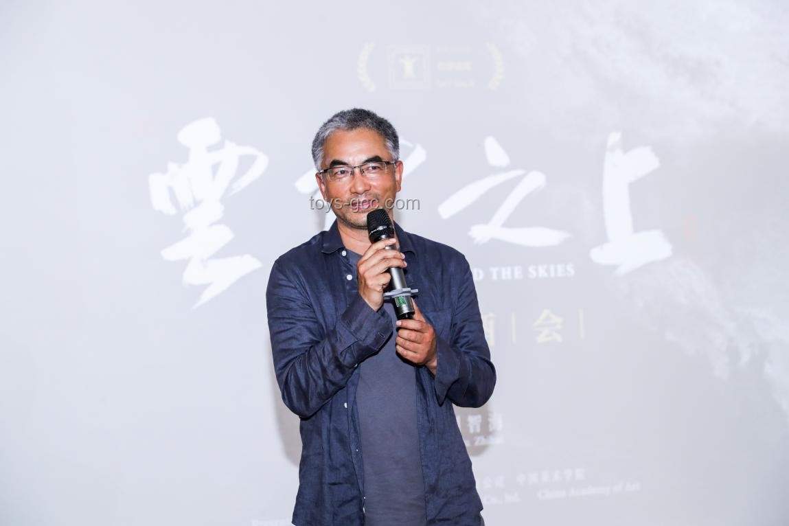**郑钦文跨界演绎“唱日不落”与职业网球生涯对比分析**