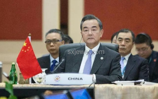 中法外交新动向：王毅同法国外长巴罗通话后的趋势预测